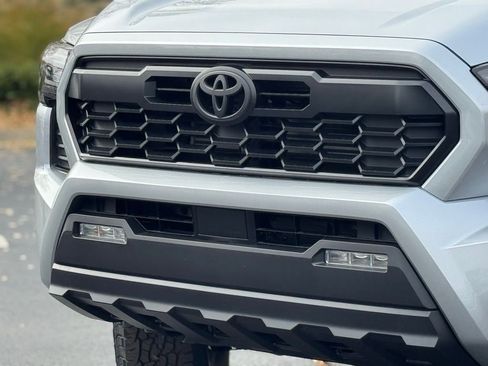 New 2025 Toyota Tacoma TRD Off-Road image 6