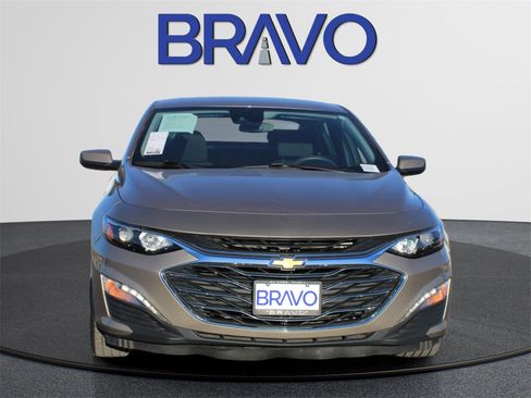 Used 2024 Chevrolet Malibu LT image 3