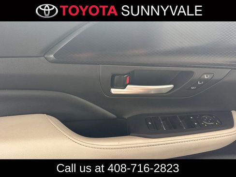 Used 2025 Toyota Grand Highlander AWD Hybrid image 17