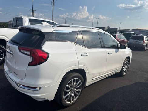 Used 2024 GMC Terrain Denali AWD/4WD image 3