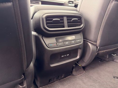 Used 2024 Honda Pilot Touring image 24