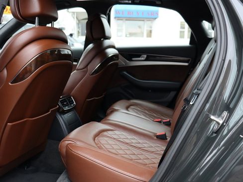 Used 2015 Audi A8 4.0T w/ Luxury Package image 19