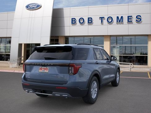 Used 2026 Ford Explorer Active w/ Active Comfort Package RWD image 9