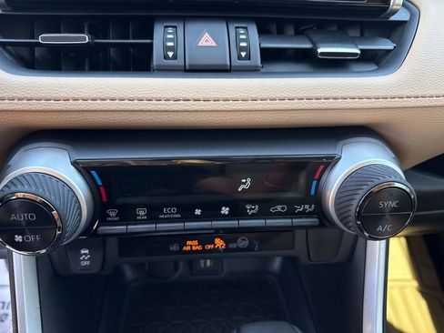 Used 2025 Toyota RAV4 XLE Premium image 23