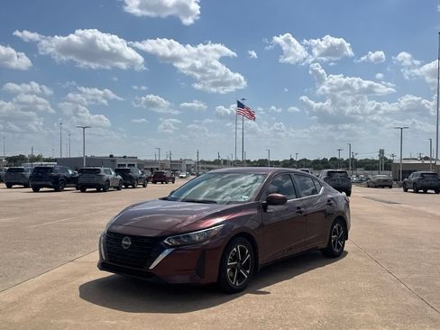 Certified 2025 Nissan Sentra SV FWD image 9