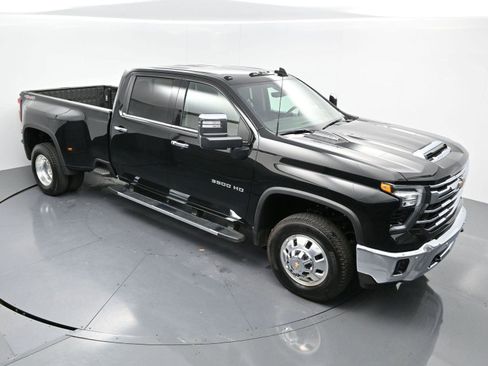Used 2025 Chevrolet Silverado 3500 LTZ w/ LTZ Plus Package image 40