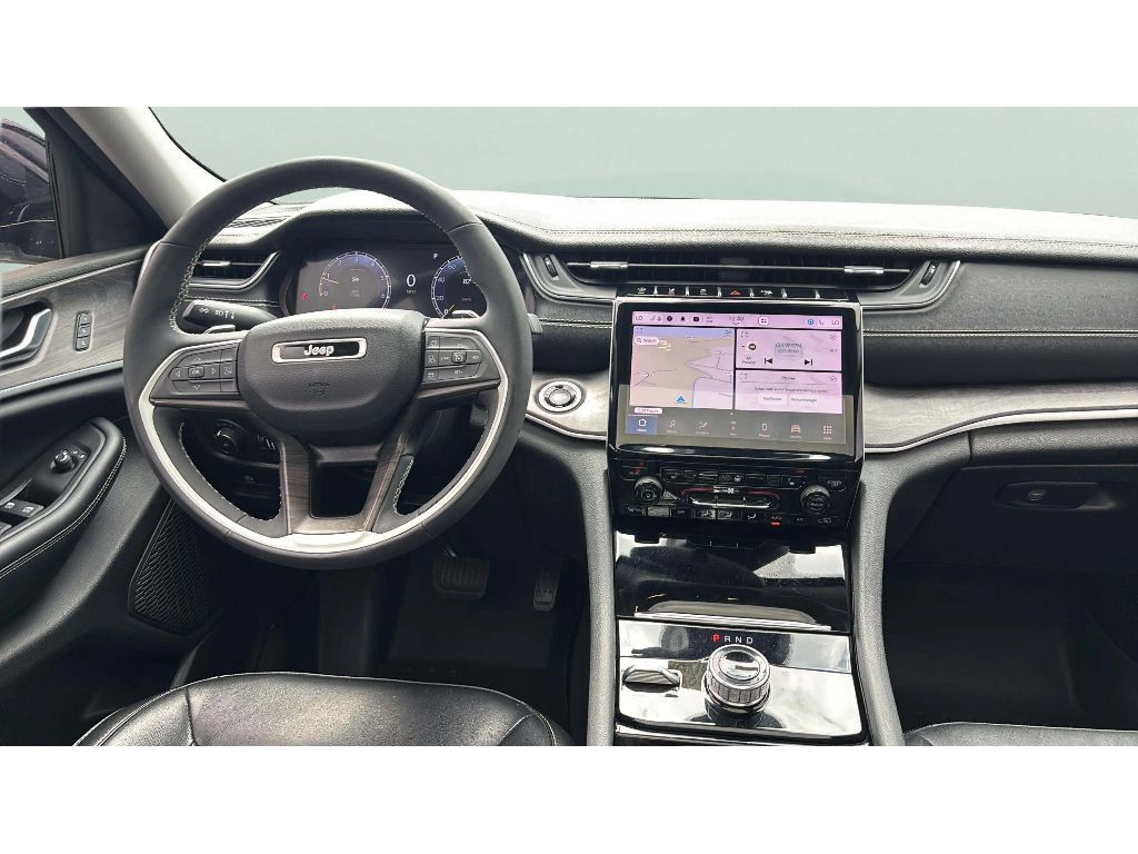 Used 2023 Jeep Grand Cherokee L Limited AWD/4WD image 16