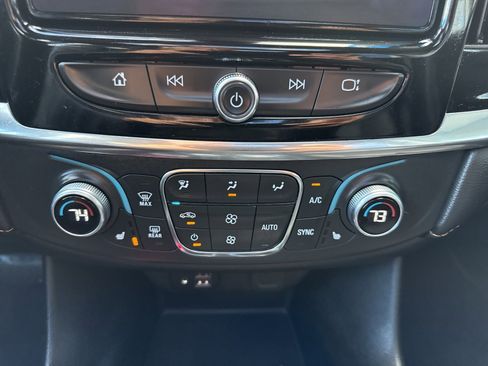 Used 2021 Chevrolet Traverse RS image 29