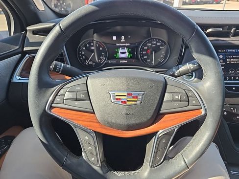 Used 2021 Cadillac XT5 Premium Luxury image 13