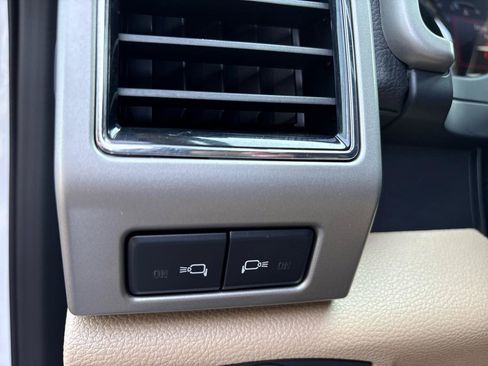 Used 2019 Ford F250 Lariat w/ Chrome Package AWD/4WD image 34