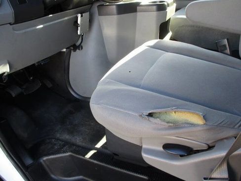 Used 2010 Ford E-350 and Econoline 350 Extended Super Duty image 17