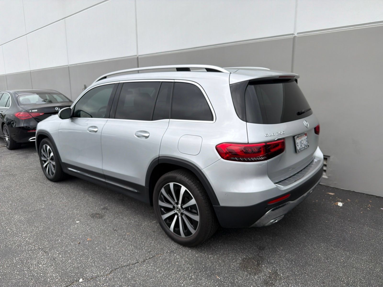 Used 2023 Mercedes-Benz GLB 250 image 3