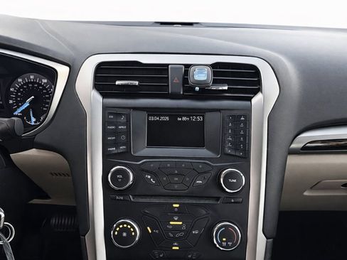 Used 2014 Ford Fusion SE w/ Equipment Group 202A FWD image 4