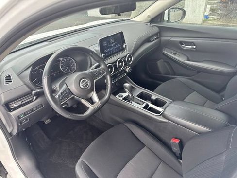 Used 2023 Nissan Sentra SV w/ All-Weather Package FWD image 9