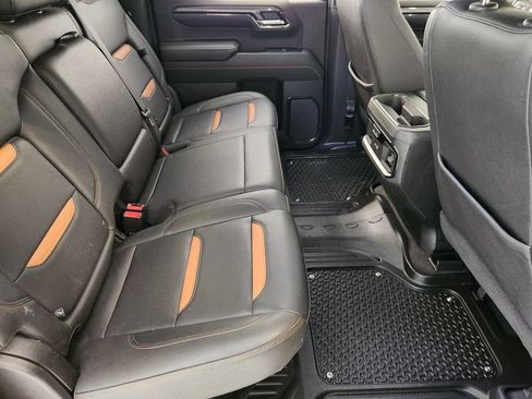 Used 2023 GMC Sierra 1500 AT4 w/ AT4 Premium Package AWD/4WD image 30