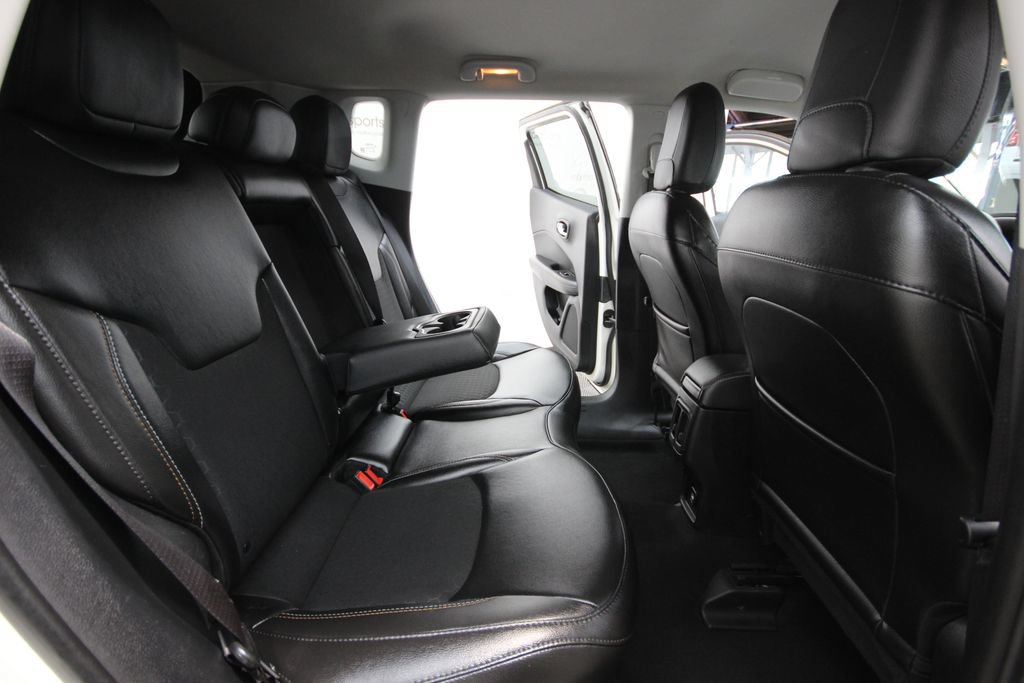 Used 2020 Jeep Compass Latitude AWD/4WD image 25