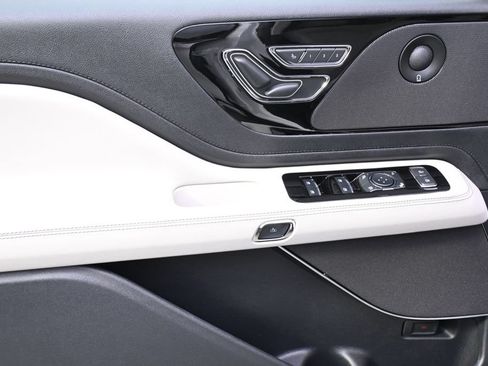 New 2026 Lincoln Aviator AWD image 23