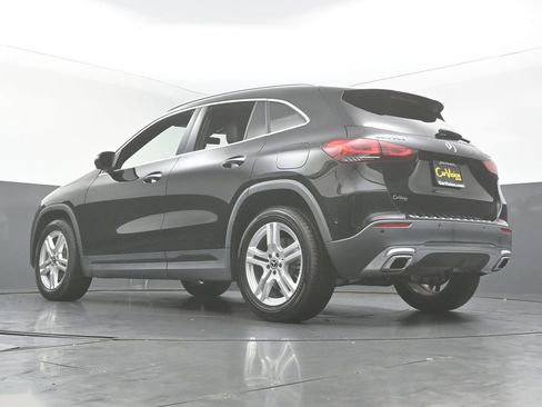Used 2022 Mercedes-Benz GLA 250 4MATIC w/ Premium Package image 43
