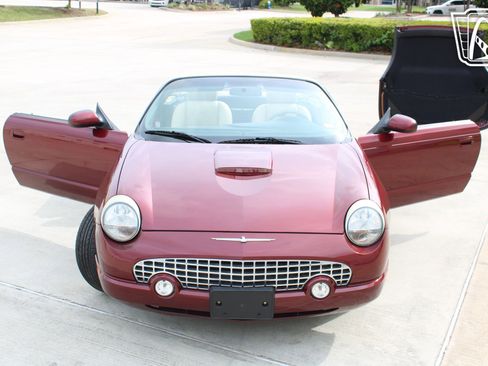 Used 2004 Ford Thunderbird RWD image 6