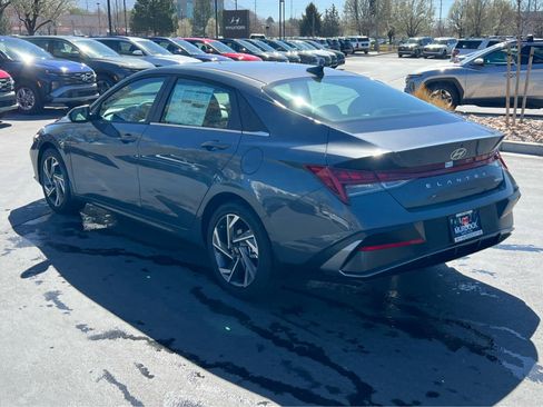 New 2026 Hyundai Elantra Limited FWD image 11