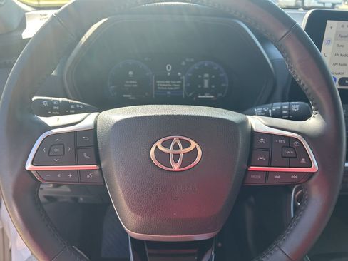 Used 2024 Toyota Grand Highlander Limited image 12