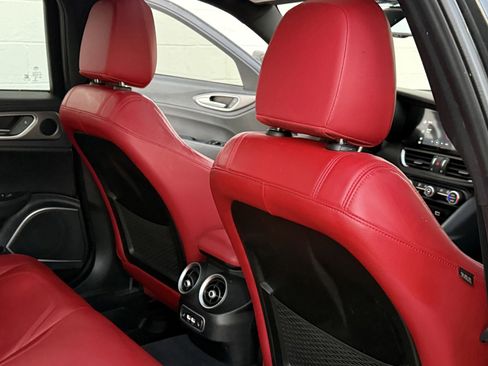 Used 2022 Alfa Romeo Giulia Veloce image 25