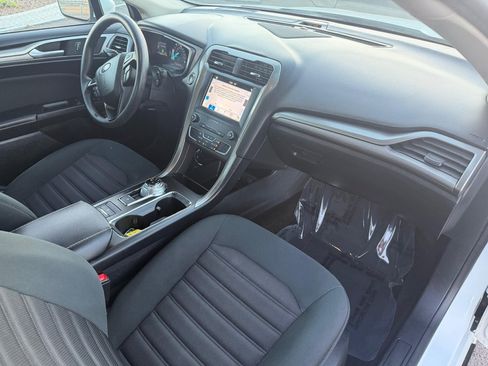 Used 2019 Ford Fusion SE FWD image 10