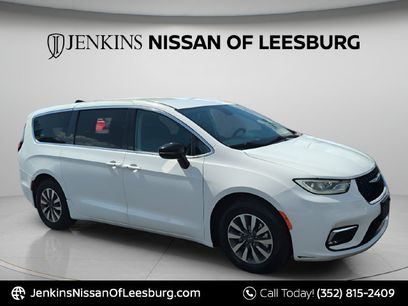 Used 2024 Chrysler Pacifica Limited