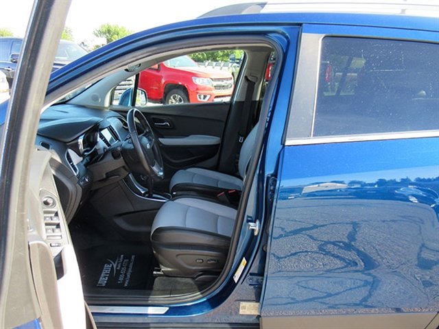 Used 2019 Chevrolet Trax Premier AWD/4WD image 12
