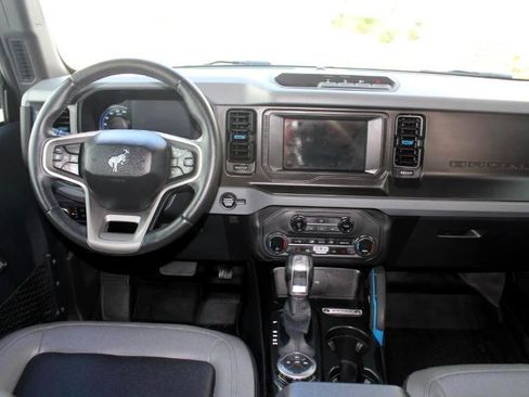 Used 2023 Ford Bronco Black Diamond image 18