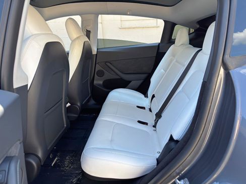 Used 2023 Tesla Model Y Performance AWD/4WD image 40