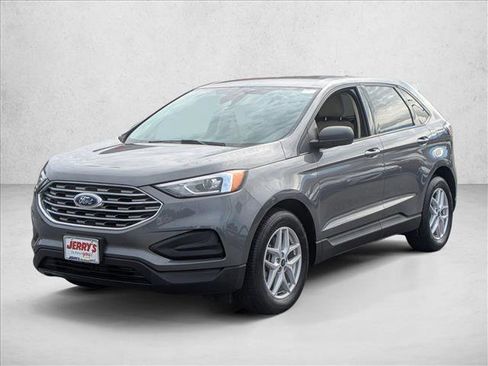Used 2021 Ford Edge SE image 3