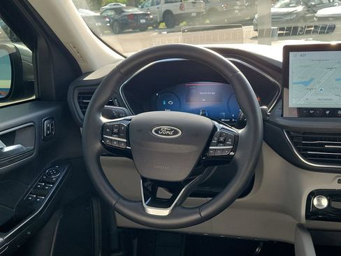 Certified 2024 Ford Escape SE w/ PHEV Premium Package FWD image 15