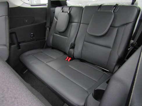 New 2025 Ford Explorer Active w/ Active Comfort Package image 33