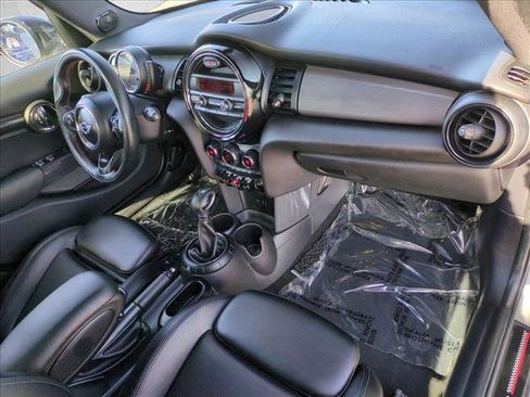Used 2016 MINI Cooper 4-Door Hardtop image 20