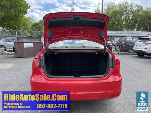 Used 2013 Volkswagen Jetta SE FWD image 25