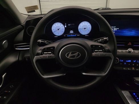 Used 2024 Hyundai Elantra SEL FWD image 22