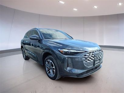 Used 2025 Audi Q5 Premium w/ Convenience Package