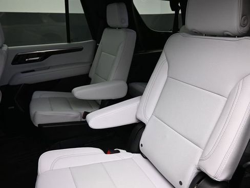 Used 2025 Chevrolet Tahoe Premier image 17