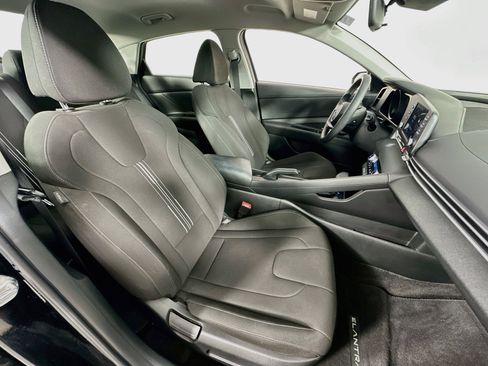 Used 2023 Hyundai Elantra SEL FWD image 25