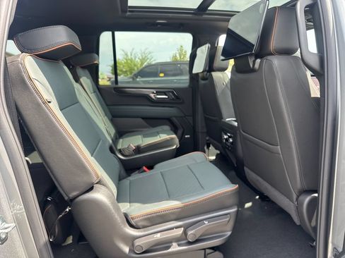 New 2026 GMC Yukon XL AT4 w/ AT4 Premium Plus Package AWD/4WD image 11
