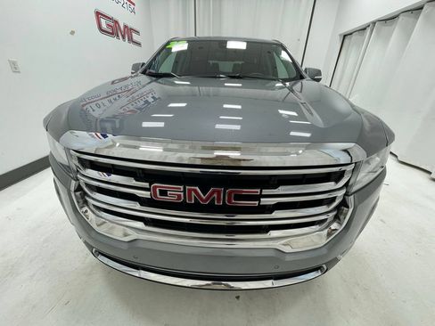 Used 2023 GMC Acadia SLE AWD/4WD image 2