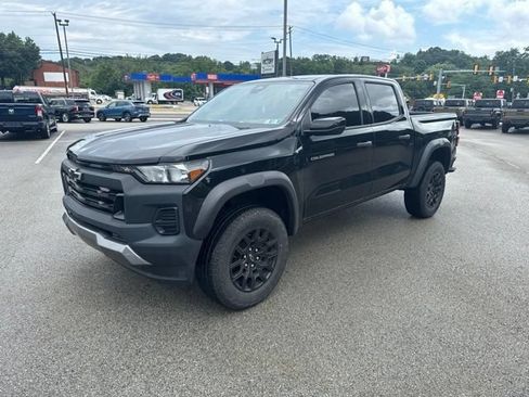 Used 2024 Chevrolet Colorado Trail Boss w/ Advanced Trailering Package AWD/4WD image 1