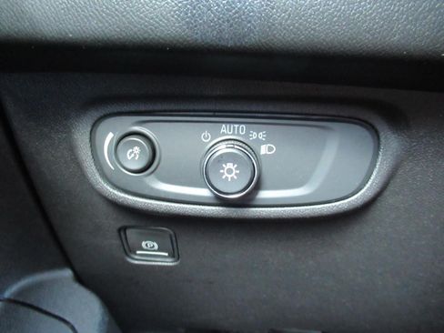 Used 2021 GMC Terrain SLE w/ Driver Convenience Package FWD image 21