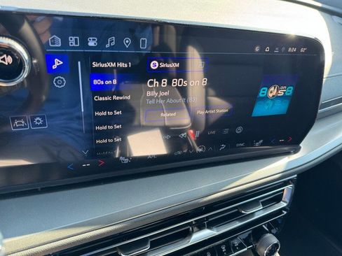 New 2026 Chevrolet Traverse LT w/ Sun and Wheel Package FWD image 43