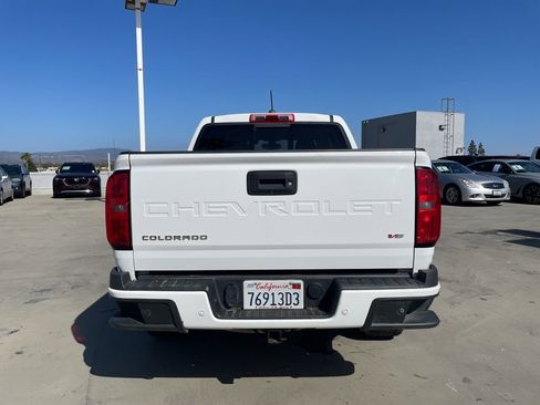 Used 2021 Chevrolet Colorado Z71 AWD/4WD image 3