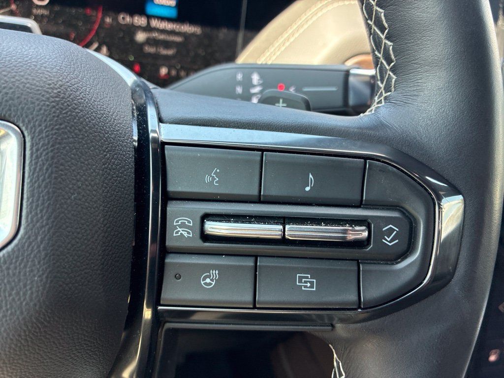 Used 2025 GMC Yukon Denali Ultimate AWD/4WD image 14