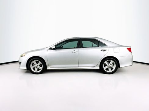Used 2012 Toyota Camry SE image 4
