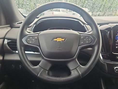 Used 2023 Chevrolet Traverse LT FWD image 15