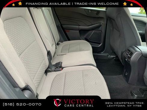 Used 2022 Ford Escape SE w/ SE Sport Appearance Package image 19